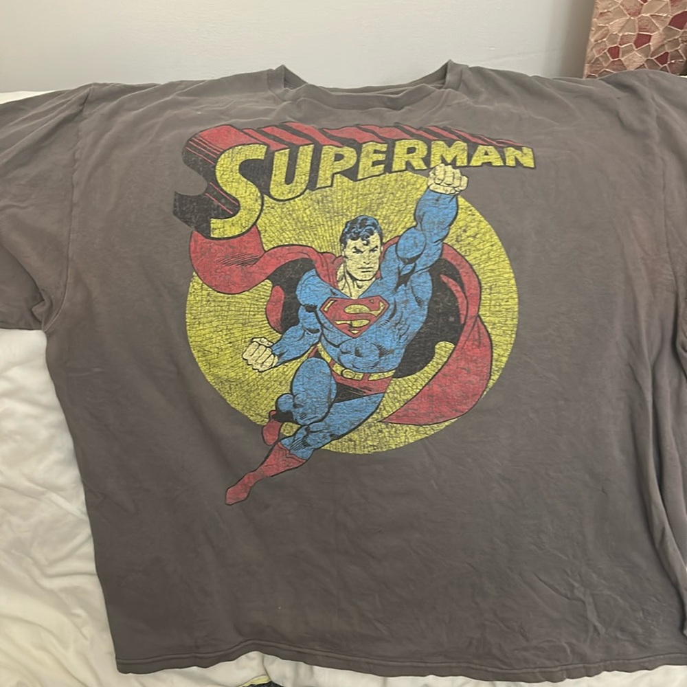 DC comics men’s xl Superman tee shirt